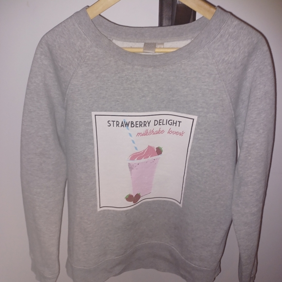 Sweatshirt - Picture 1 of 2